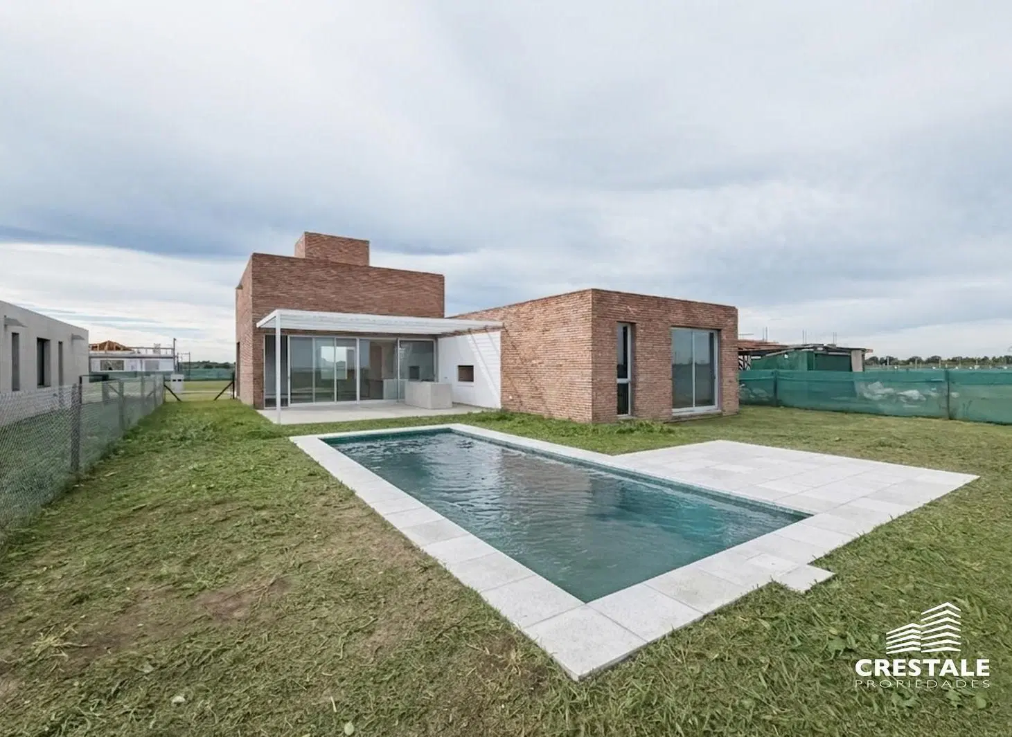 Venta / Permuta - Casa 3 dormitorios con pileta - Barrio privado La Finca 1, Funes. 2
