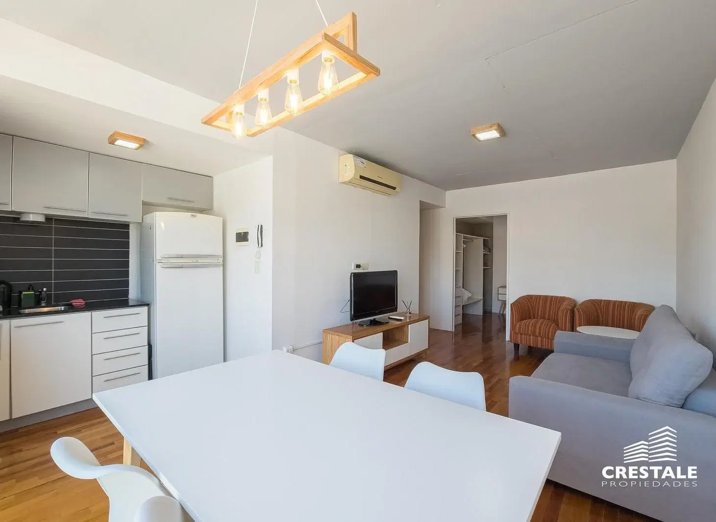 Venta / permuta - Departamento 1 dormitorio con balcón contrafrente - Pichincha, Rosario. 2