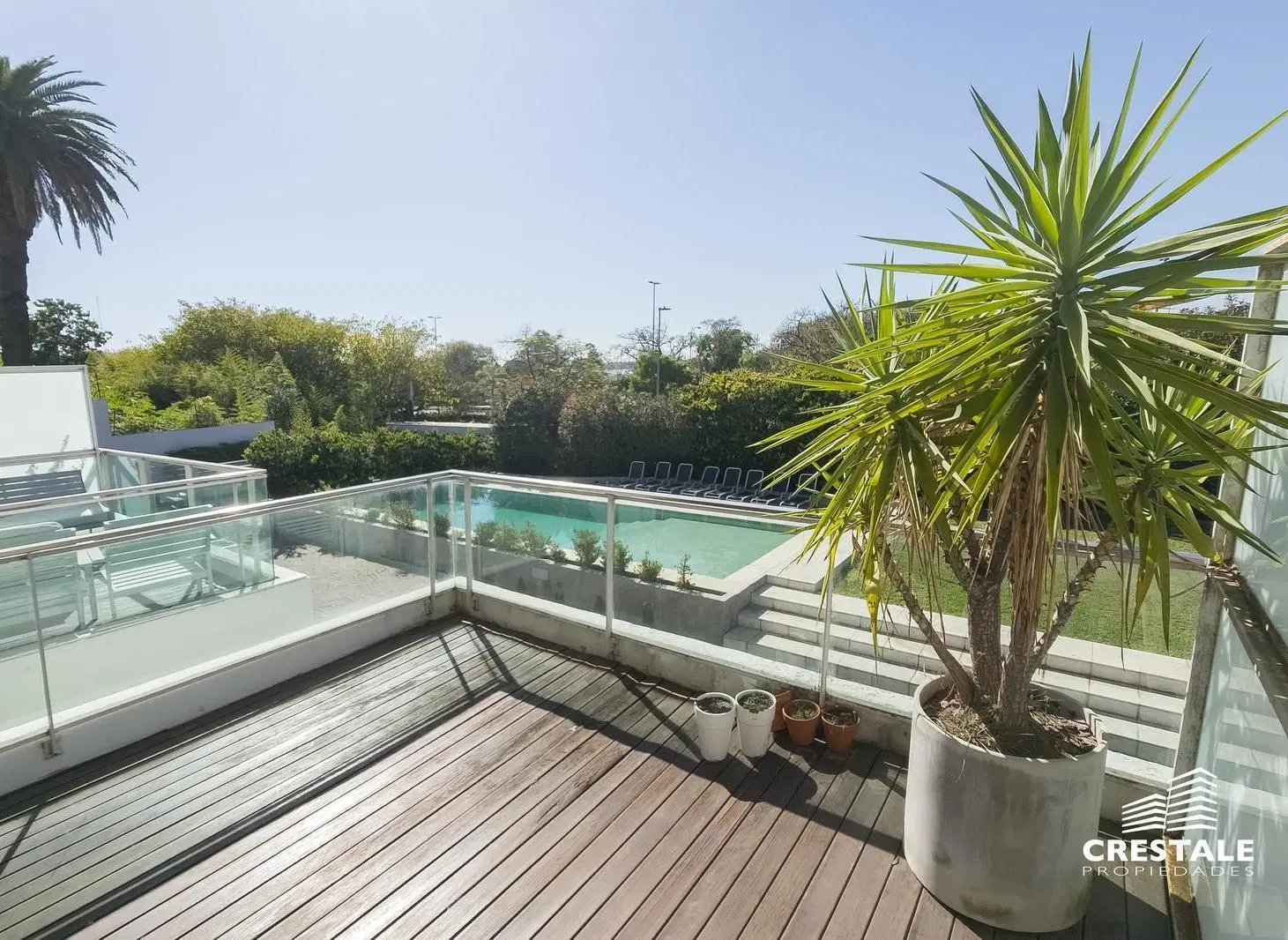 Venta / Permuta - Casa 3 dormitorios con vista al río y cochera para 4 autos - La Florida, Rosario. 2