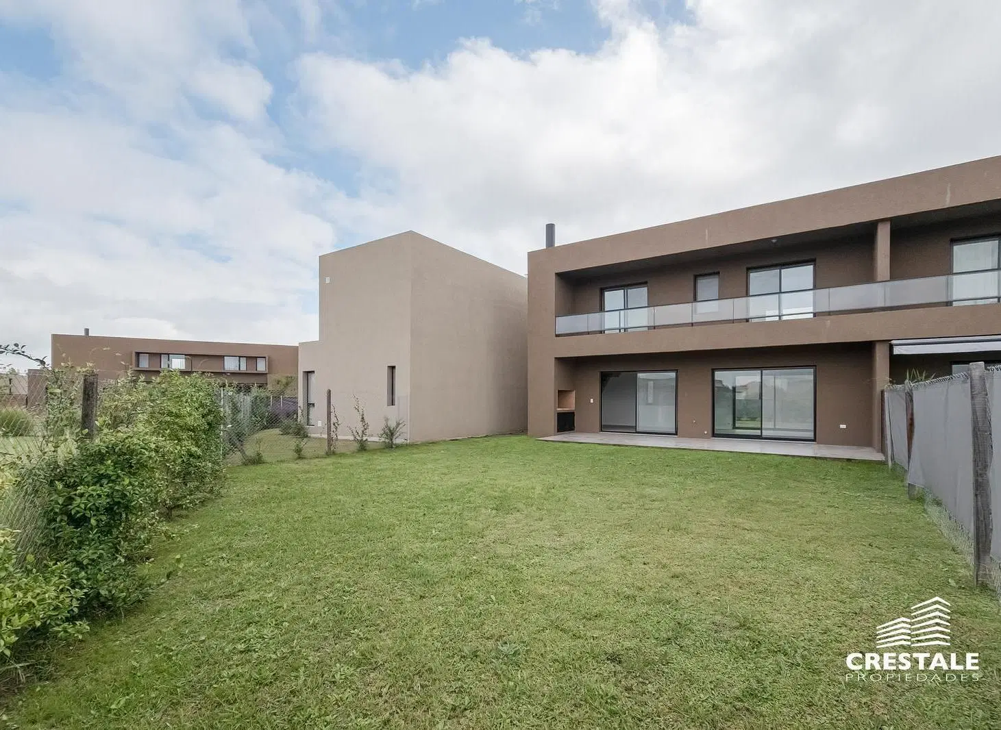 Venta / Permuta - Casa 3 dormitorios a estrenar con galería y parrillero - Don Mateo, Funes. 5