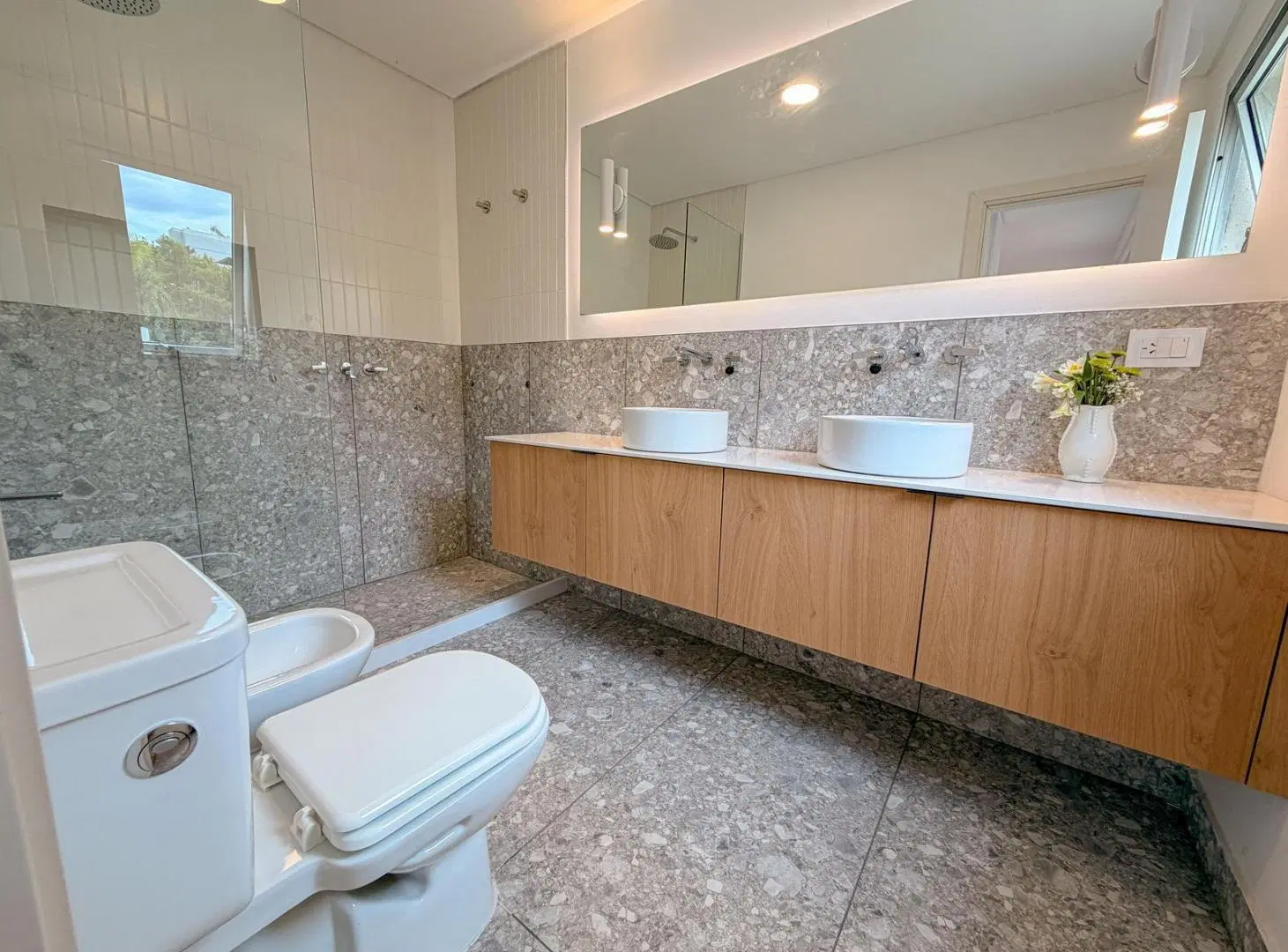 Venta / Permuta - Casa 3 dormitorios con pileta y terraza - Lourdes, Rosario. 4