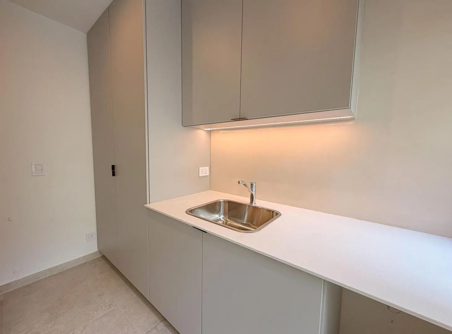 Venta / Permuta - Casa 3 dormitorios con pileta y terraza - Lourdes, Rosario. 3