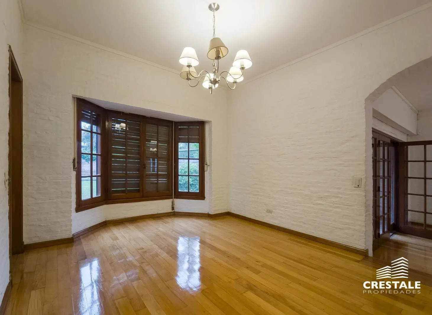 Venta - Casa 4 dormitorios con jardín y piscina frente al Golf - Fisherton, Rosario. 5