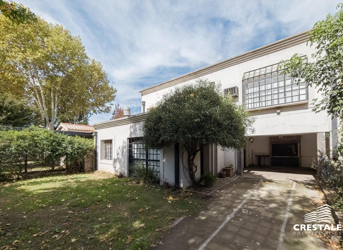 Venta - Casa 3 dormitorios con patio, cochera y parrillero - Fisherton, Rosario.