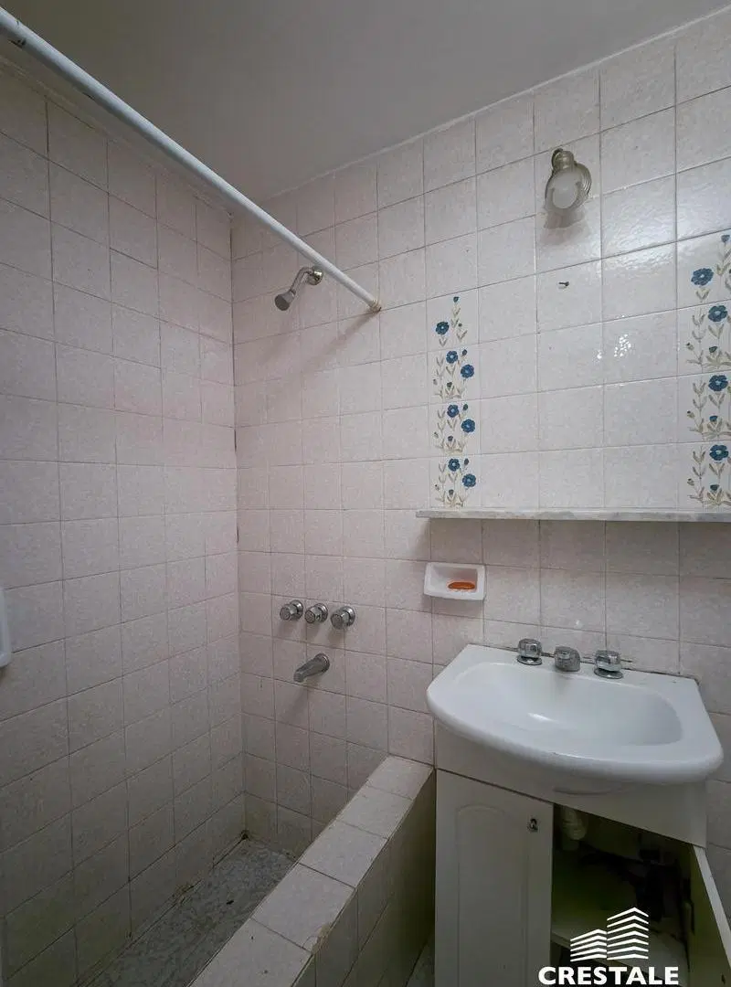 Venta - Casa 3 dormitorios con patio, cochera y parrillero - Fisherton, Rosario. 2