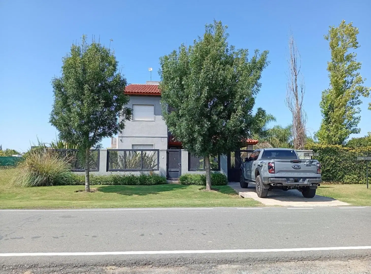Venta / Permuta - Casa 3 dormitorios con quincho y pileta - Don Mateo Etapa 1, Funes. 5