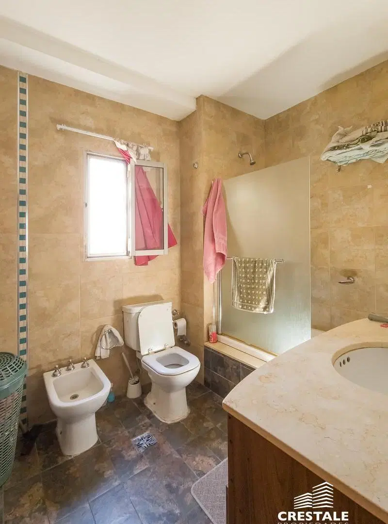 Venta / Permuta - Casa 3 dormitorios con local comercial y terraza - Abasto, Rosario. 2