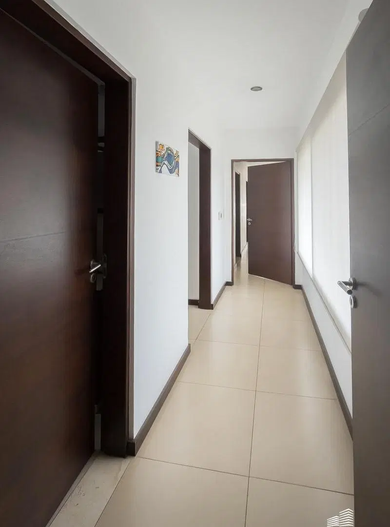 Venta / permuta - Casa 4 dormitorios en barrio privado - Funes hills Miraflores. 5