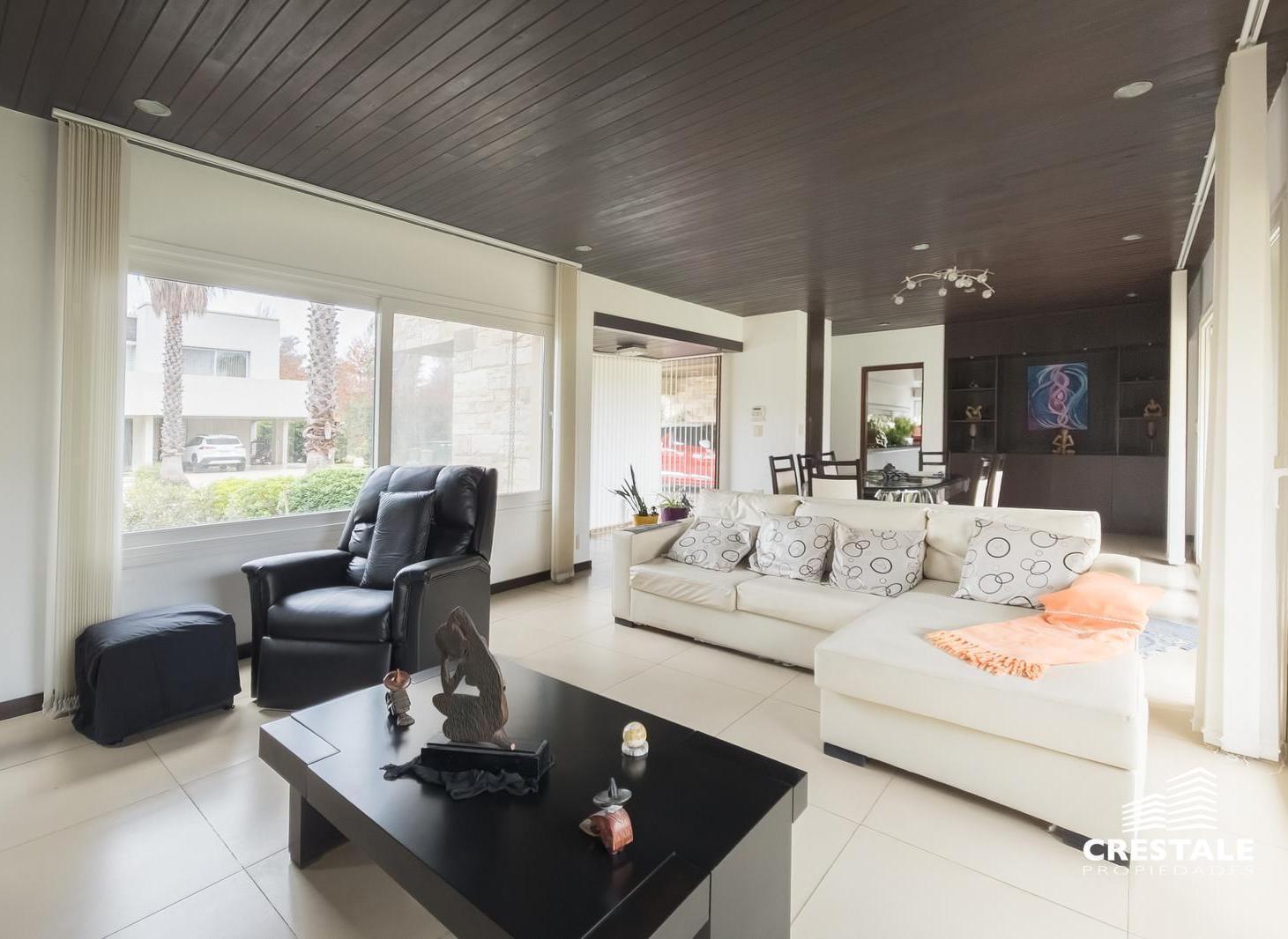 Venta / permuta - Casa 4 dormitorios en barrio privado - Funes hills Miraflores.