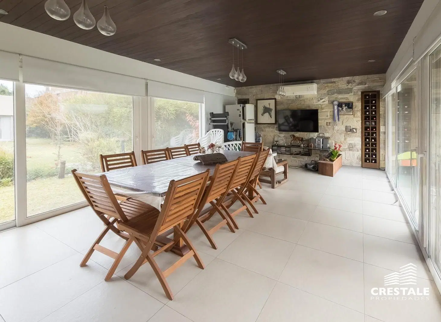 Venta / permuta - Casa 4 dormitorios en barrio privado - Funes hills Miraflores. 2
