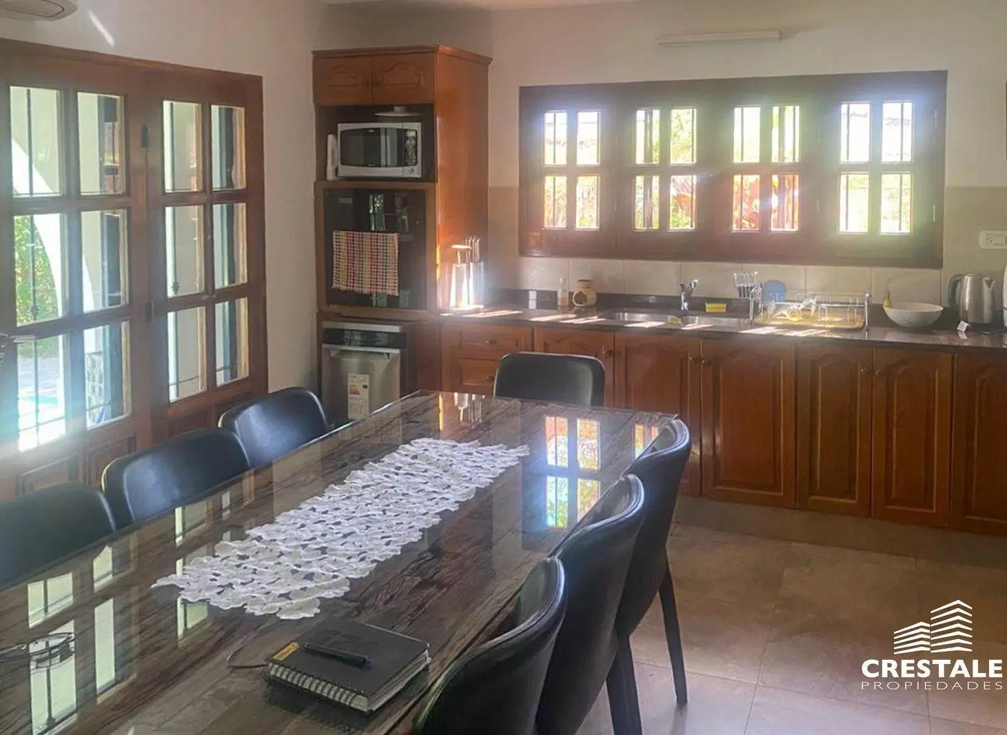 Venta / Permuta - Casa 4 dormitorios con jardín, pileta y quincho - La Florida, Rosario. 3