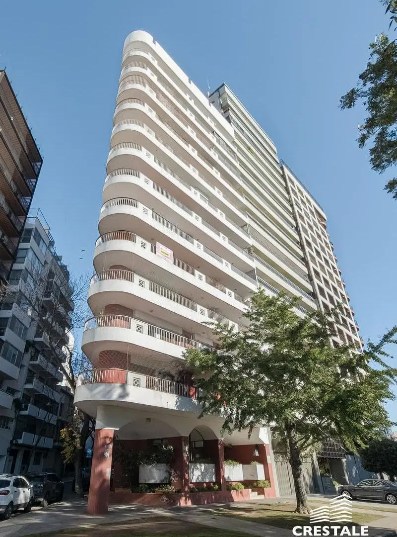 Venta / Permuta - Departamento 3 dormitorios con vista al río y balcón corrido - Martin, Rosario. 3