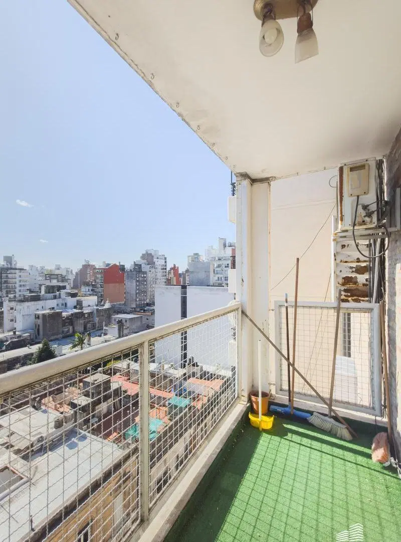 Venta / Permuta - Departamento 1 dormitorio con cochera y balcón al Norte - Martin, Rosario. 5
