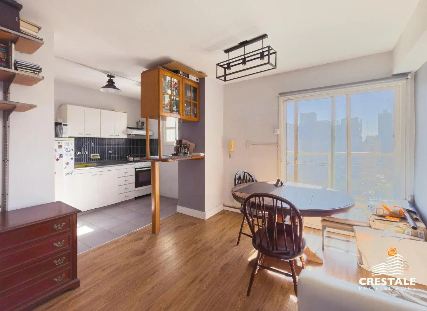 Venta / Permuta - Departamento 1 dormitorio con cochera y balcón al Norte - Martin, Rosario. 2