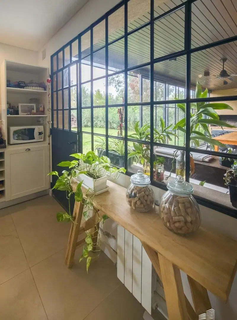 Venta / Permuta - Casa 4 dormitorios con piscina en barrio privado - Aguadas, Funes. 4
