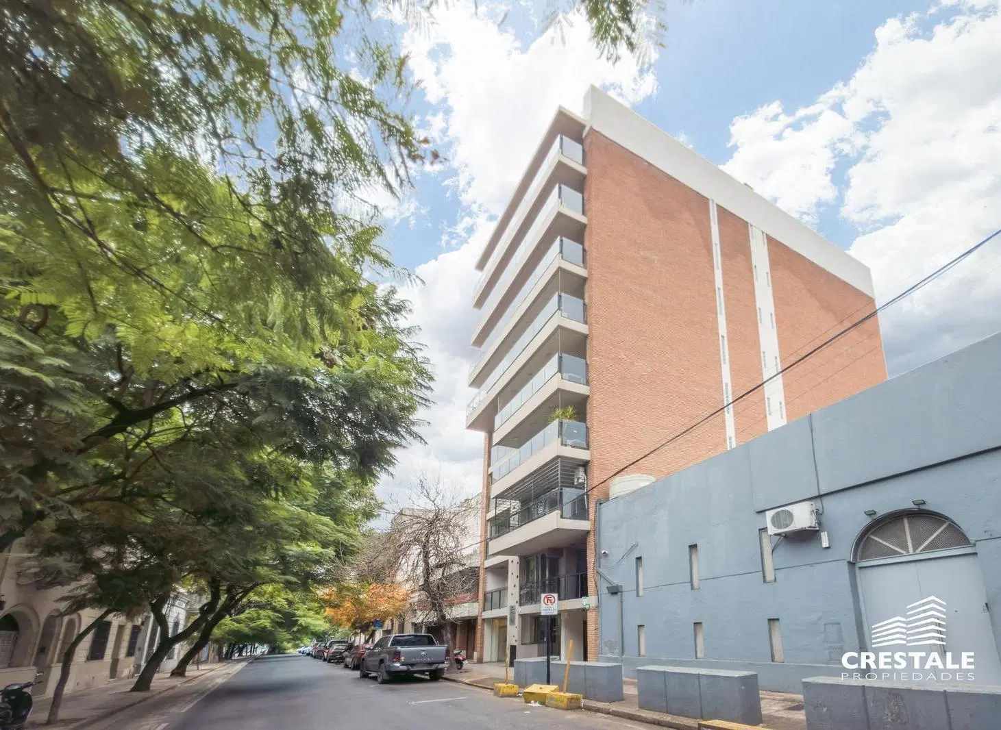 Venta / Permuta - Departamento 1 dormitorio con doble balcón - Zona río, Rosario centro. 2