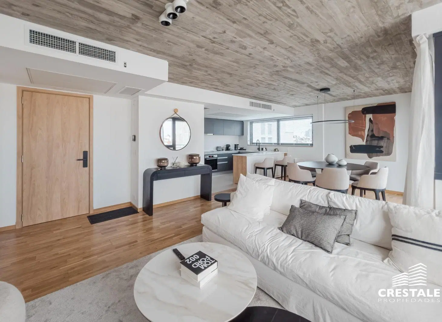 Venta / Permuta - Departamento 2 dormitorios con balcón aterrazado - Centro, Rosario. 2