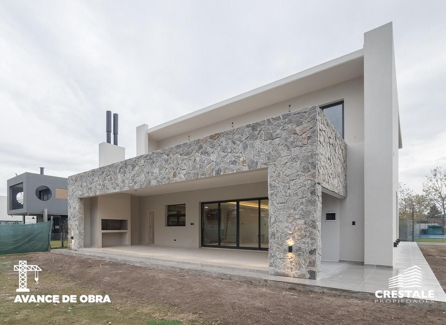 Venta / Permuta - Casa 4 dormitorios en barrio cerrado - La Rinconada Club de Campo, Ibarlucea.
