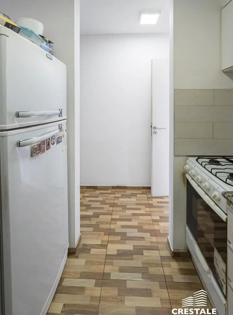 Venta / Permuta- Departamento 1 dormitorio con balcón al frente - Luis Agote, Rosario. 3