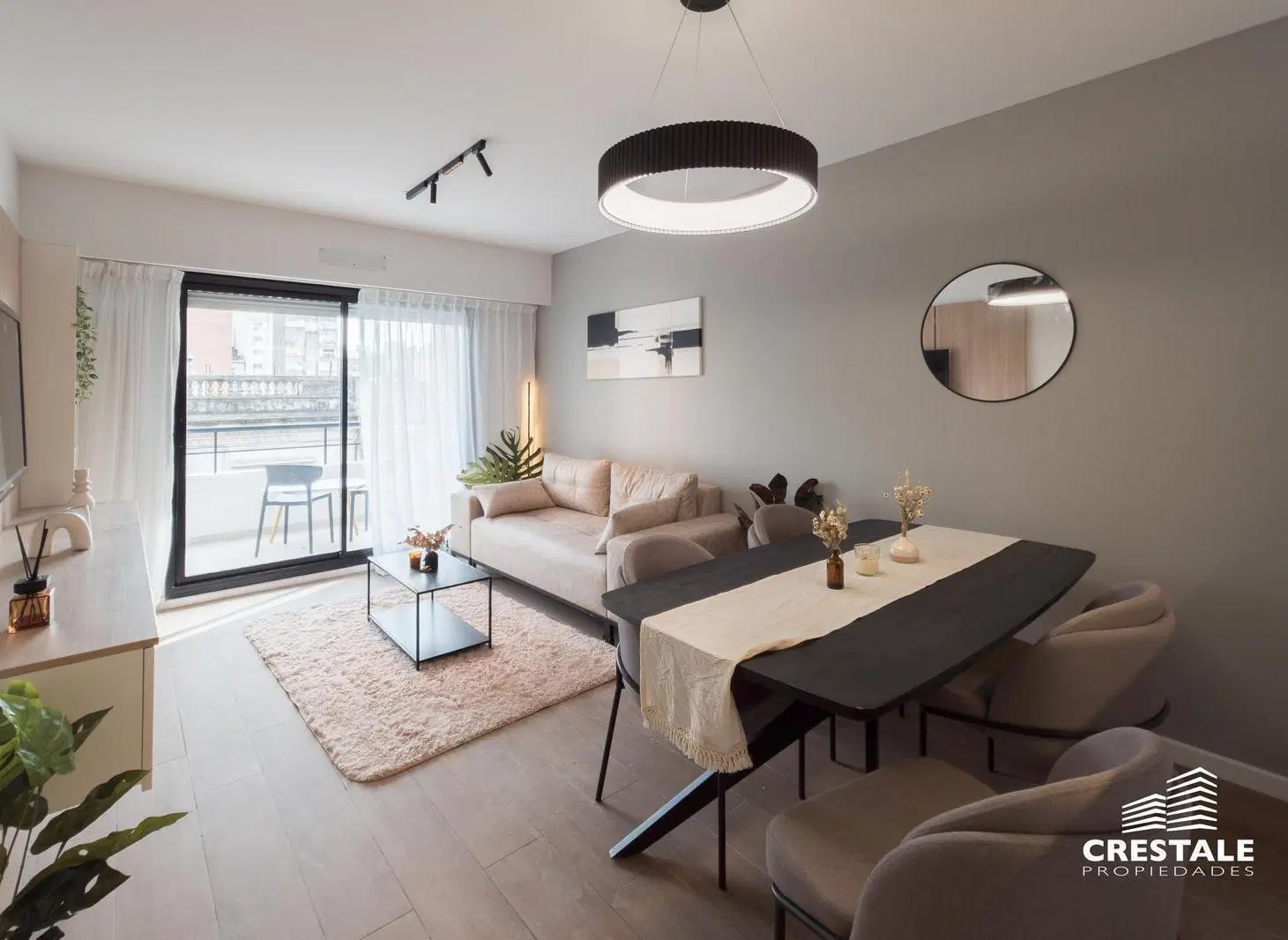 Venta - Departamento 2 dormitorios con balcón al frente - Centro, Rosario. 1