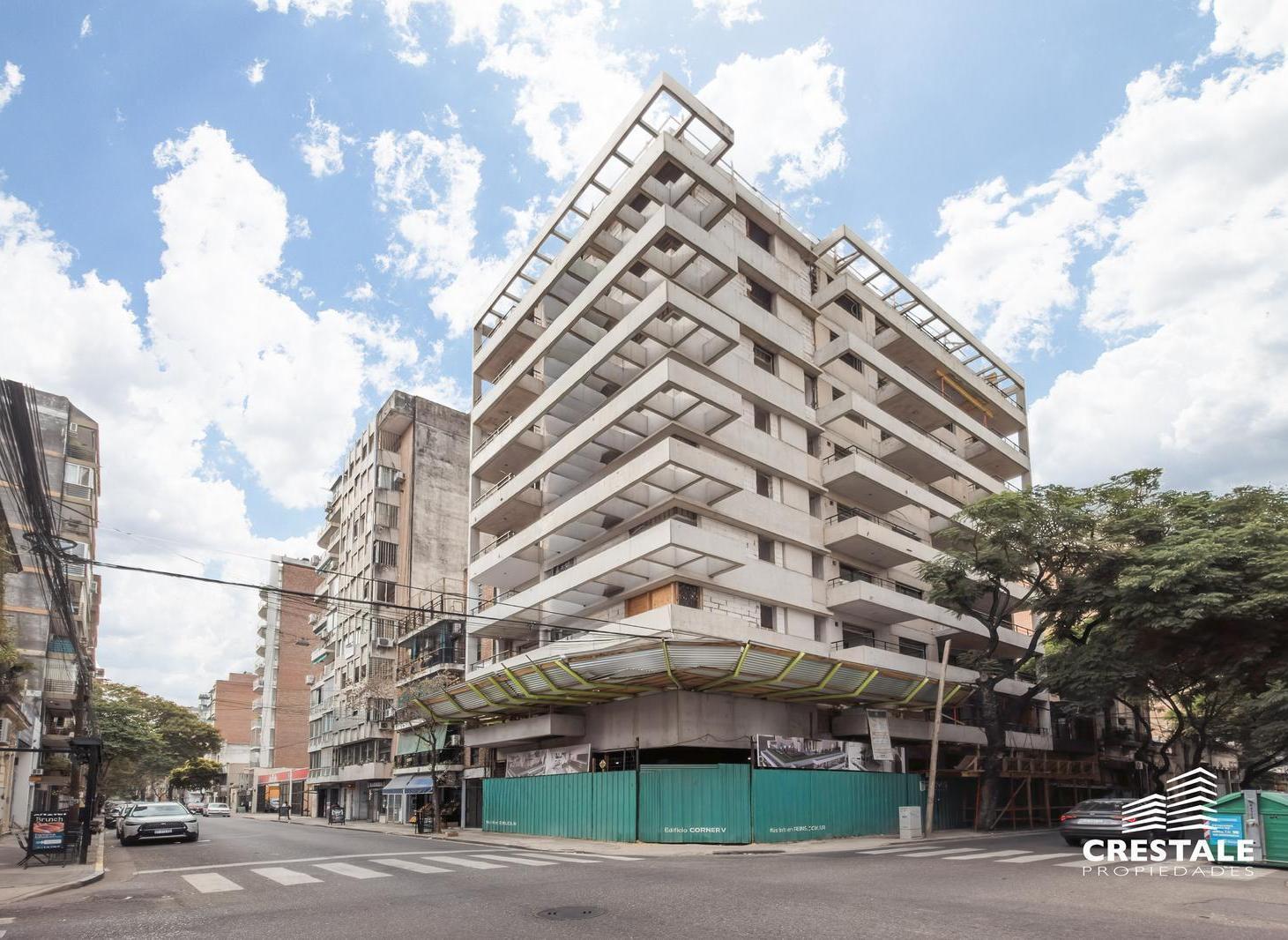 Venta - Departamento 2 dormitorios con balcón al frente - Centro, Rosario.