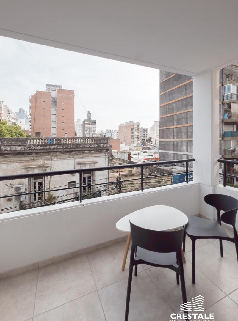 Venta - Departamento 1 dormitorio con balcón al frente - Rosario centro.