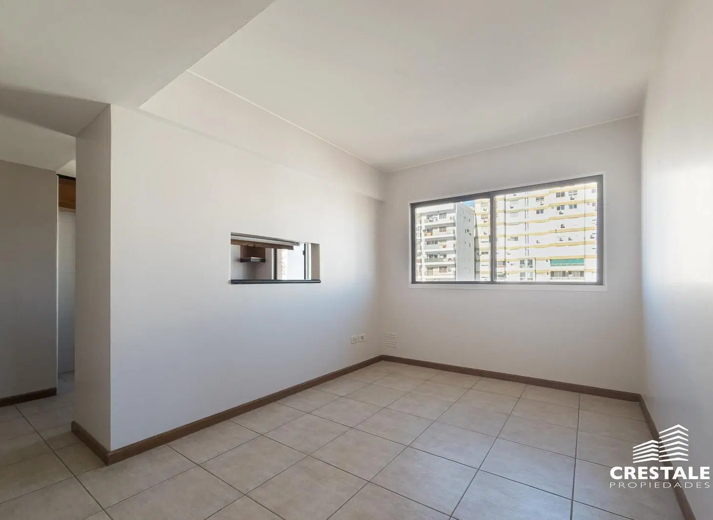 Venta / Permuta - Departamento 5 dormitorios con cochera y balcón - Centro, Rosario. 4