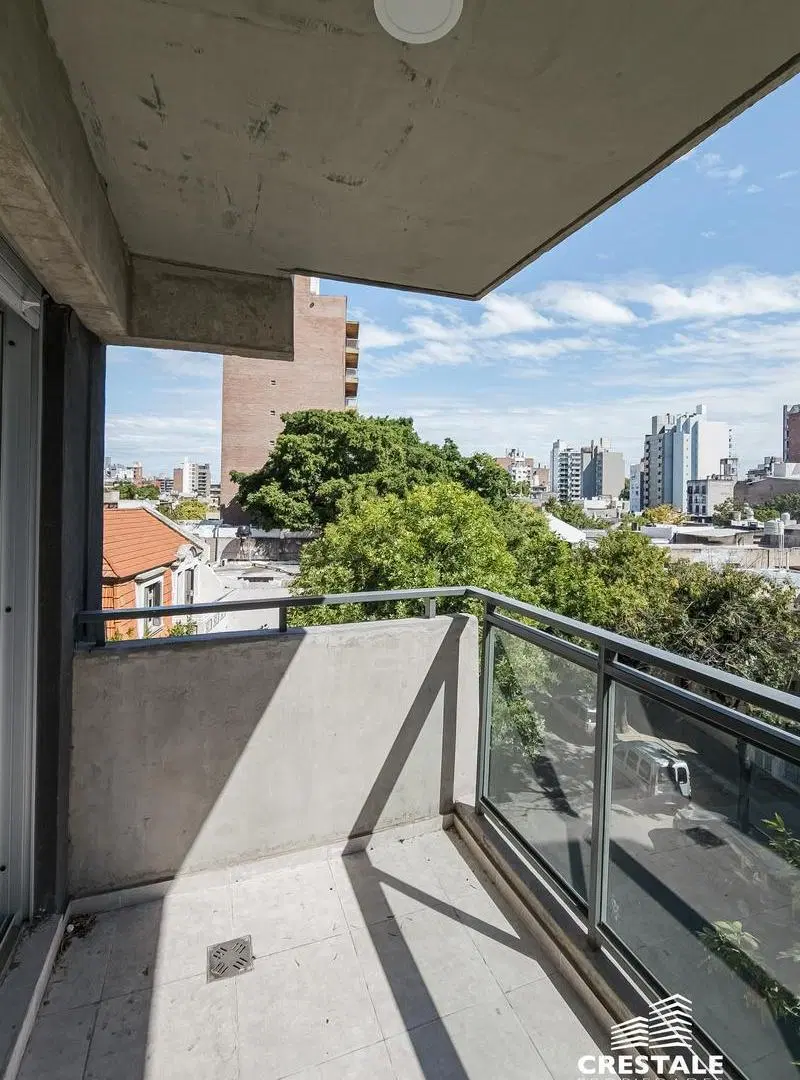 Venta - Departamento 1 dormitorio con balcón al frente - Lourdes, Rosario. 2