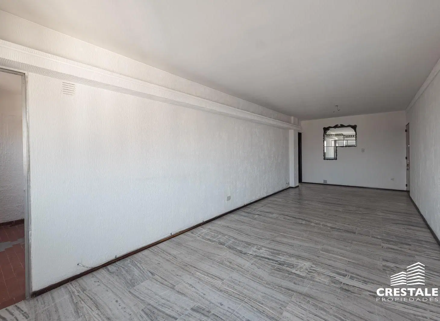 Venta / Permuta - Departamento 4 dormitorios con cochera - Centro, Rosario. 2