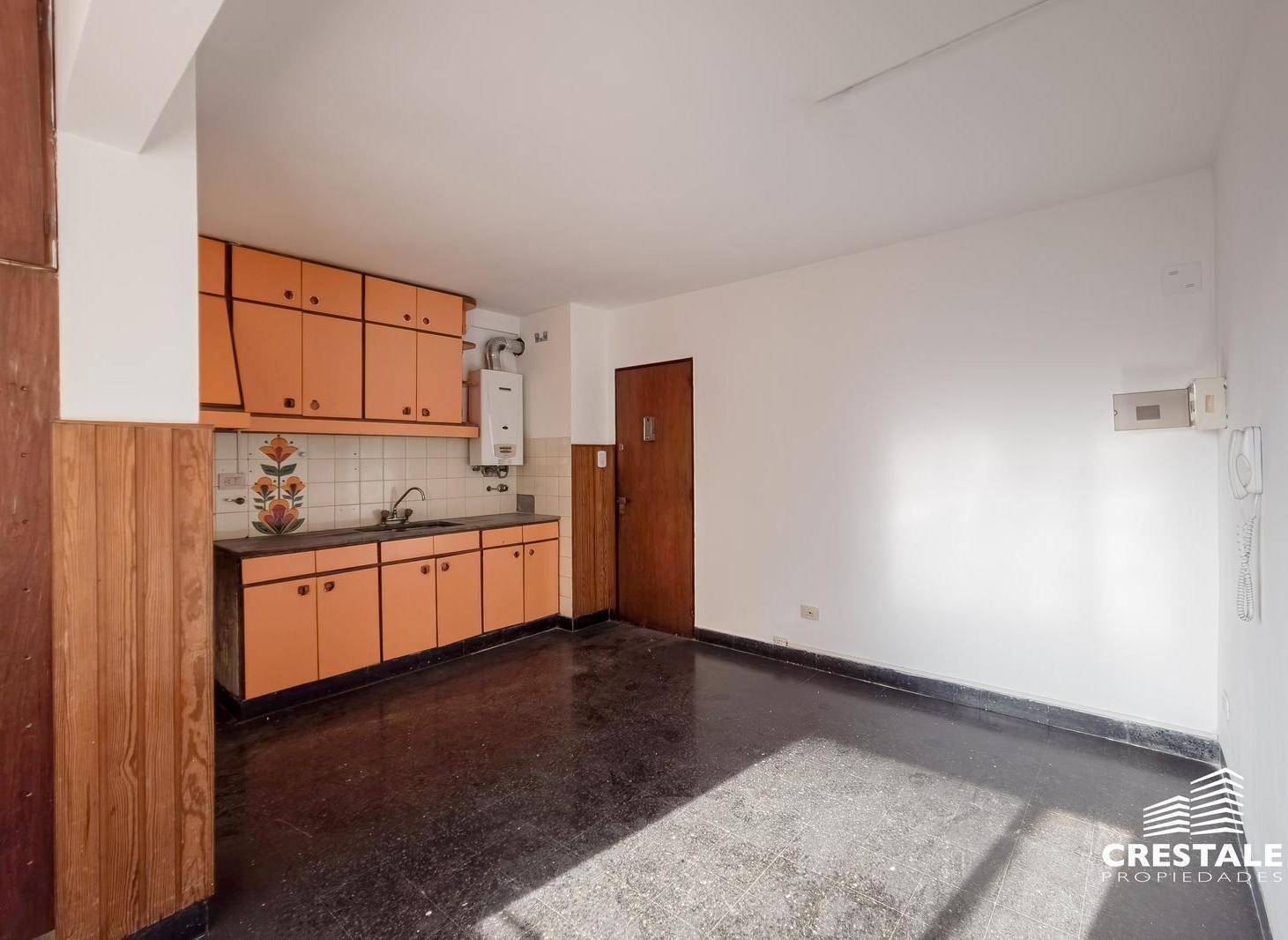 Venta / Permuta - Departamento 4 dormitorios con cochera - Centro, Rosario.