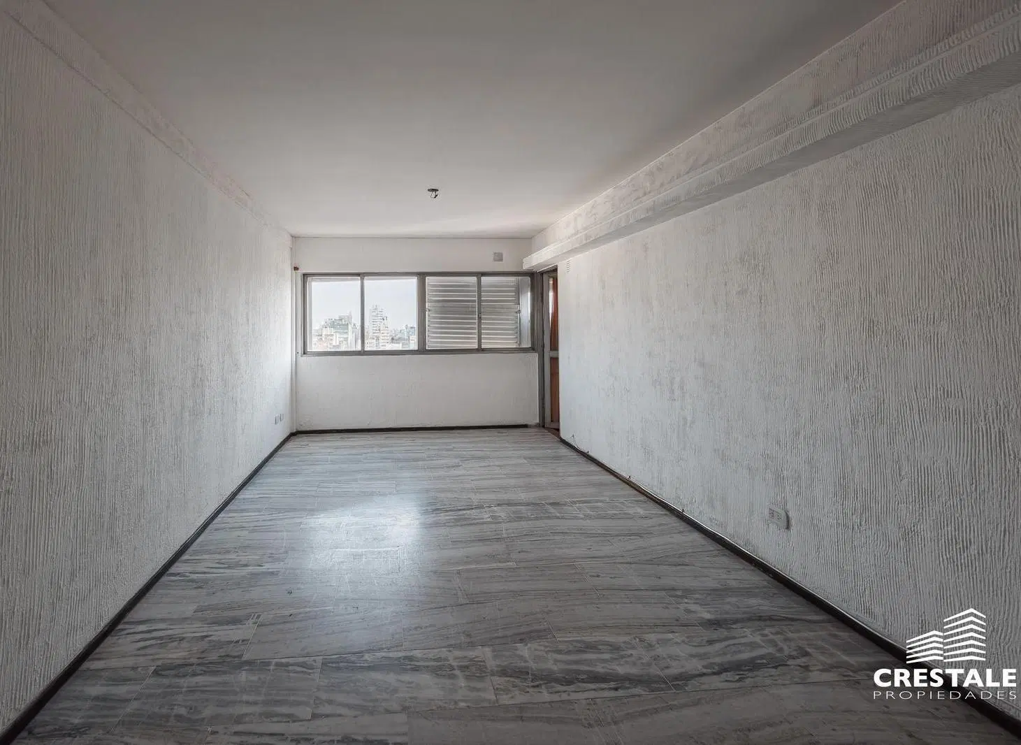 Venta / Permuta - Departamento 4 dormitorios con cochera - Centro, Rosario. 3