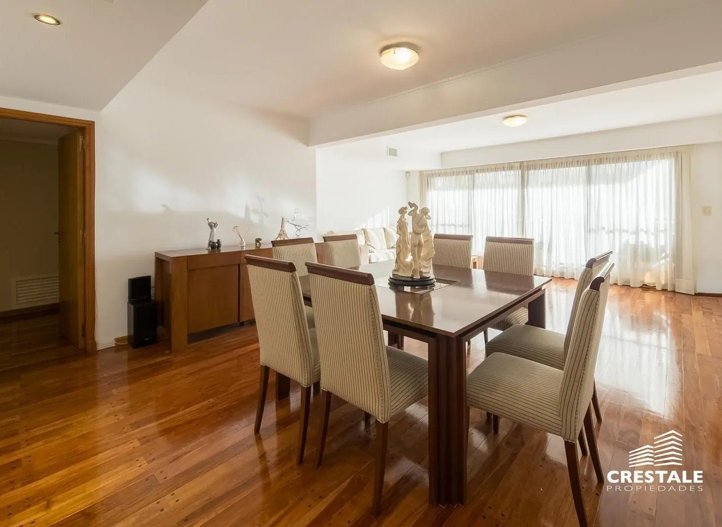 Venta / Permuta - Departamento 3 dormitorios con patio exclusivo y cochera - Martin, Rosario. 4