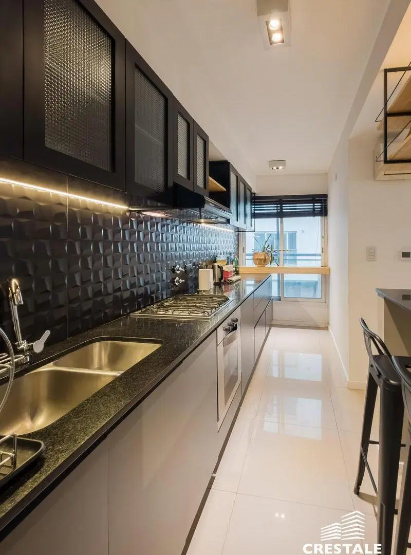 Venta / Permuta - Departamento 2 dormitorios con cochera y balcón - Centro, Rosario. 3