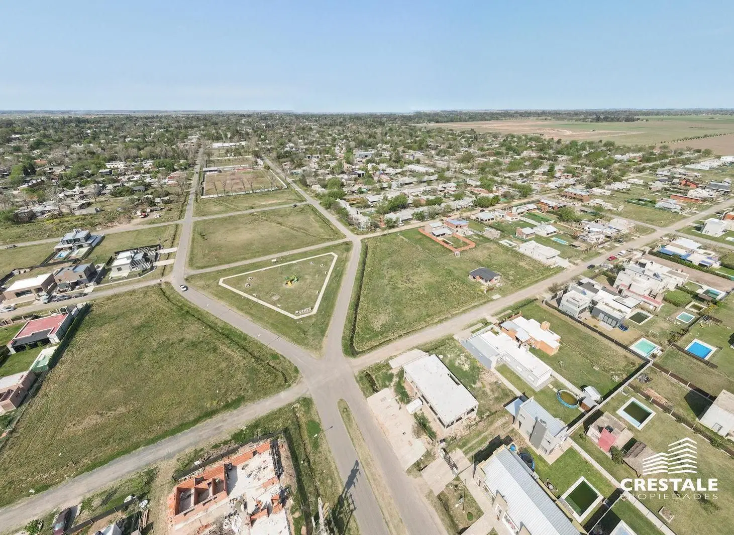 Venta - Casa 3 dormitorios con galería y parrillero - Funes Norte, Funes. 4