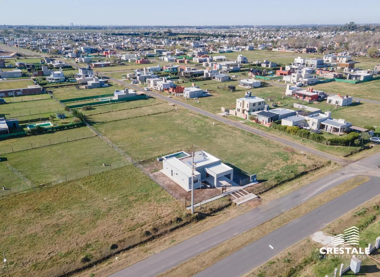 Venta - Casa 3 dormitorios con galería y parrillero - Funes Norte, Funes. 2