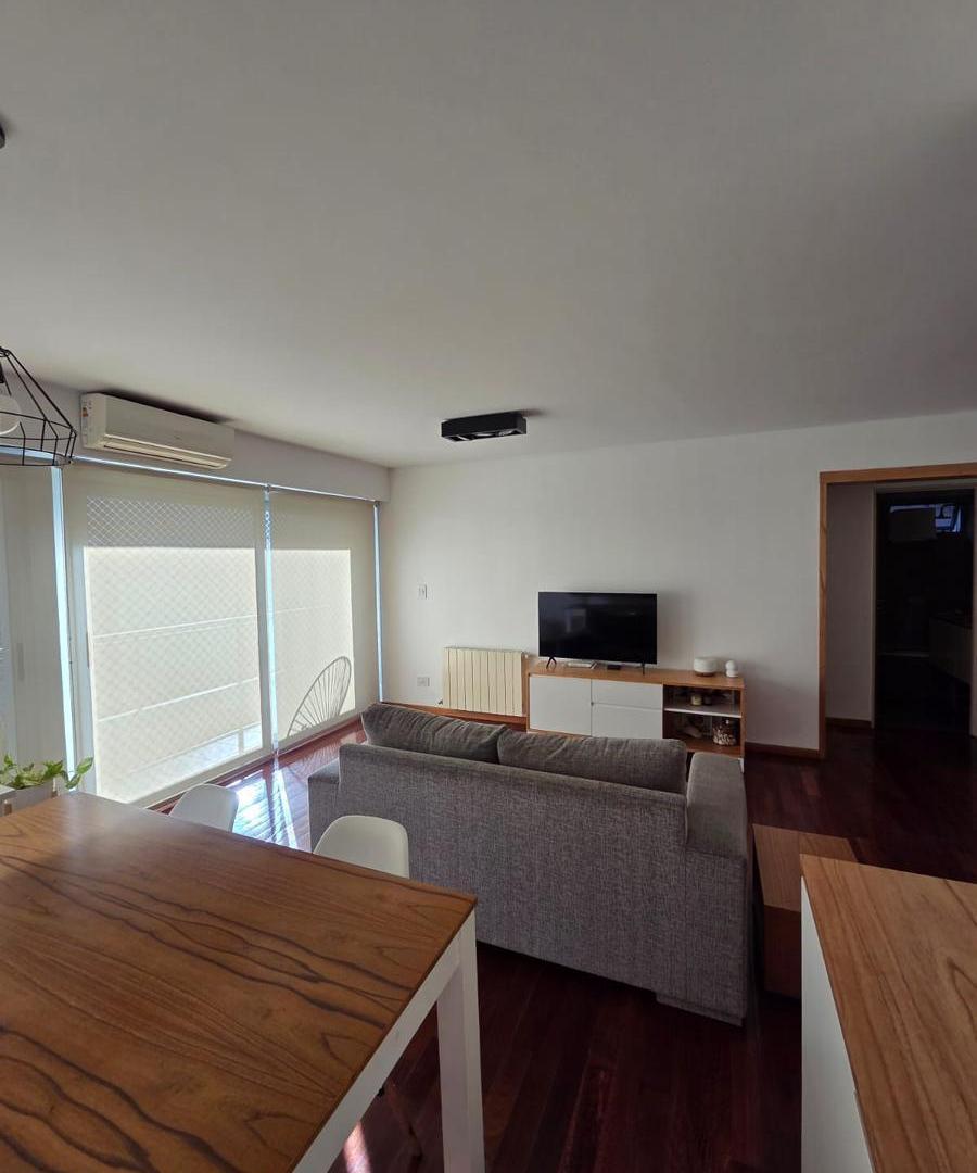 Foto de Venta / Permuta - Departamento 2 dormitorios con balcón al frente, imagen 1