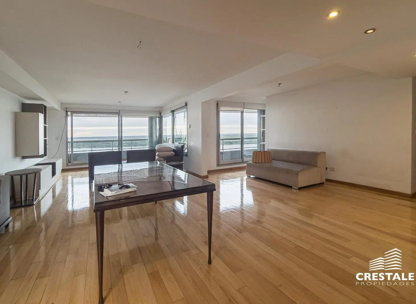 Venta - Departamento 3 dormitorios con vista al río - Parque España, Rosario. 2
