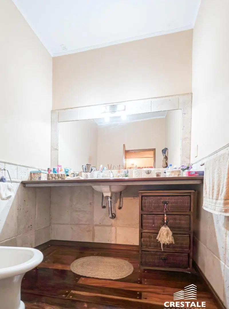 Venta / Permuta - Casa 4 dormitorios con piscina y cocheras - La Florida, Rosario. 5