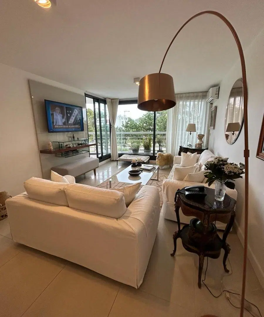 Venta / Permuta - Departamento 3 dormitorios en suite con balcón - Punta del Este, Uruguay. 3