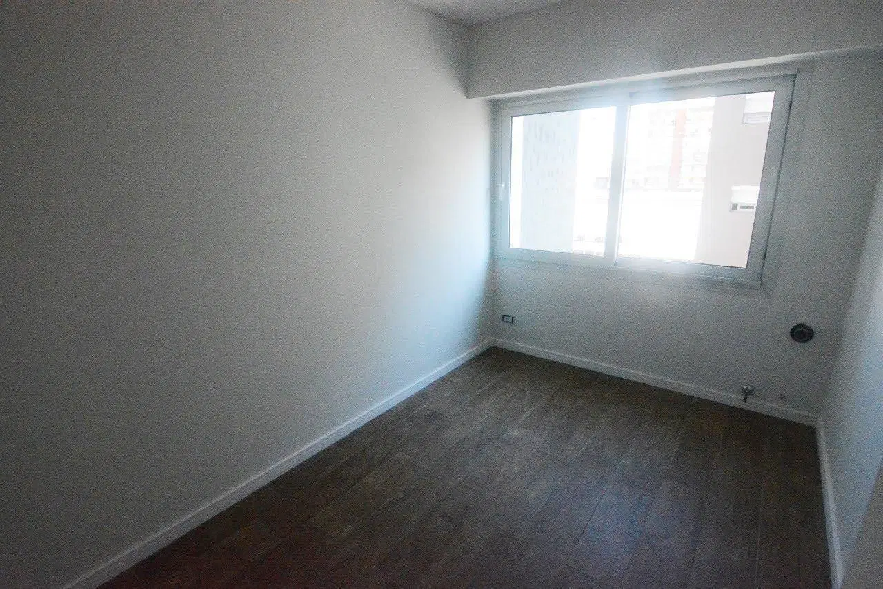 Venta / Permuta - Departamento 2 dormitorios con ventilación cruzada - Centro, Rosario. 8
