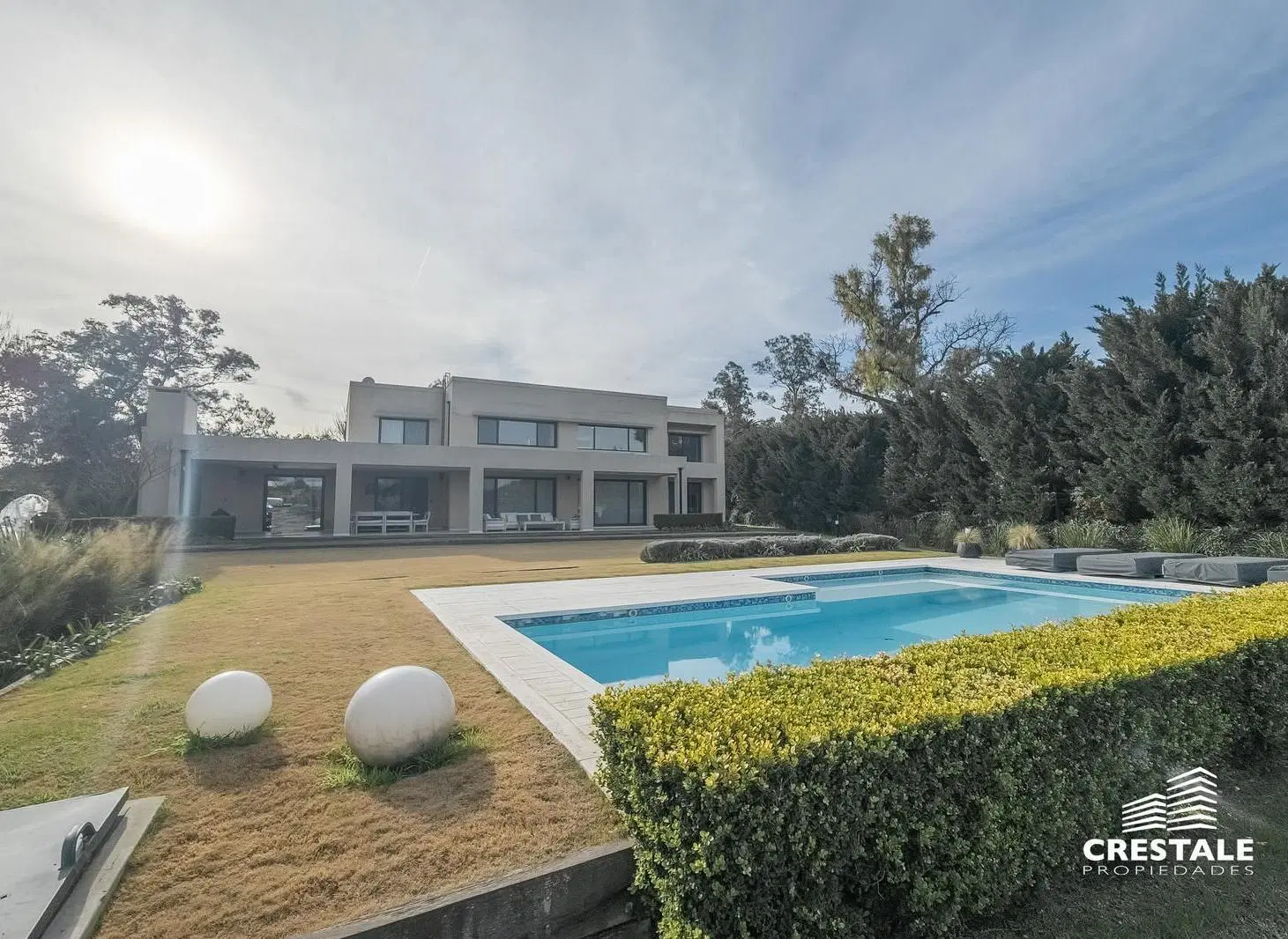 Venta - Kentucky Club de Campo - Casa 4 dormitorios con fondo Norte al golf. 2