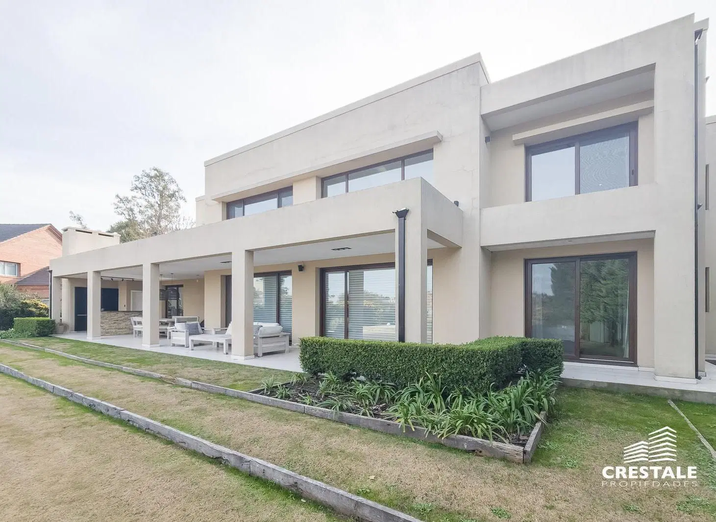 Venta - Kentucky Club de Campo - Casa 4 dormitorios con fondo Norte al golf. 3