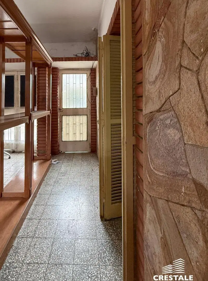 Venta / Permuta - Casa 2 dormitorios con patio, cochera y terraza - Jorge Cura, Rosario. 3