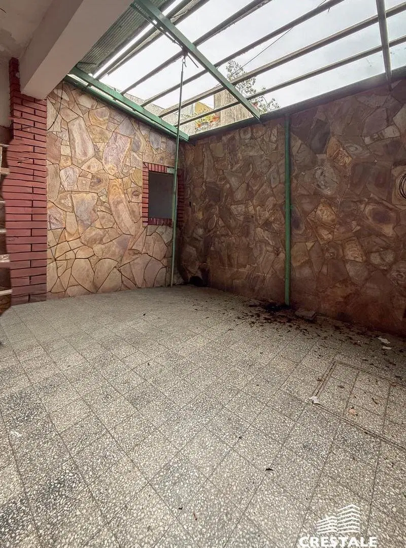Venta / Permuta - Casa 2 dormitorios con patio, cochera y terraza - Jorge Cura, Rosario. 8