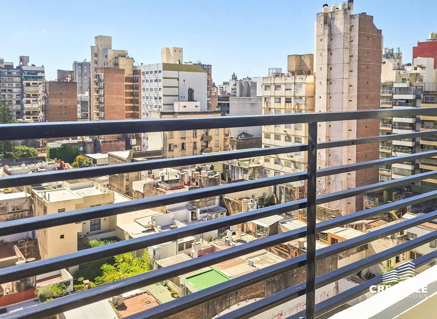 Venta - Departamento monoambiente con balcón al frente - Martin, Rosario. 3