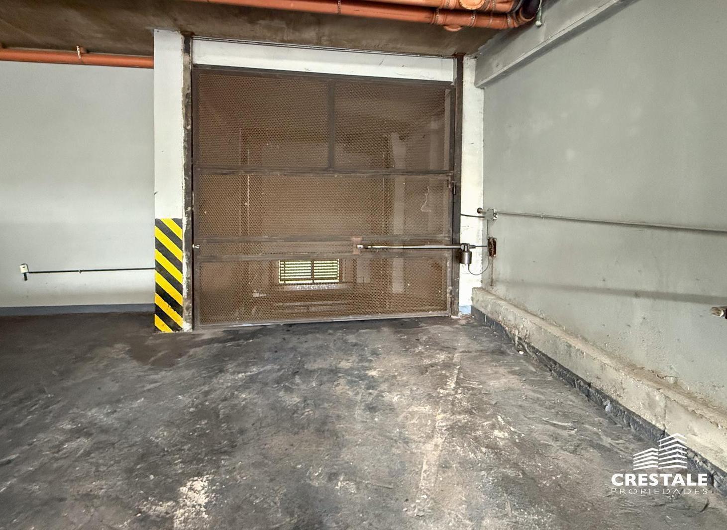 Foto de Venta - Cochera doble pasante en barrio Lourdes, Rosario., imagen 2