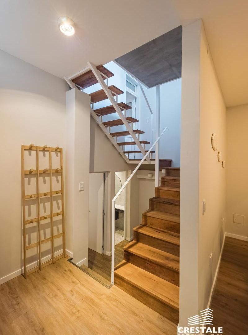 Foto de Venta / Permuta - Casa de pasillo 2 dormitorios con quincho, terraza y, imagen 2