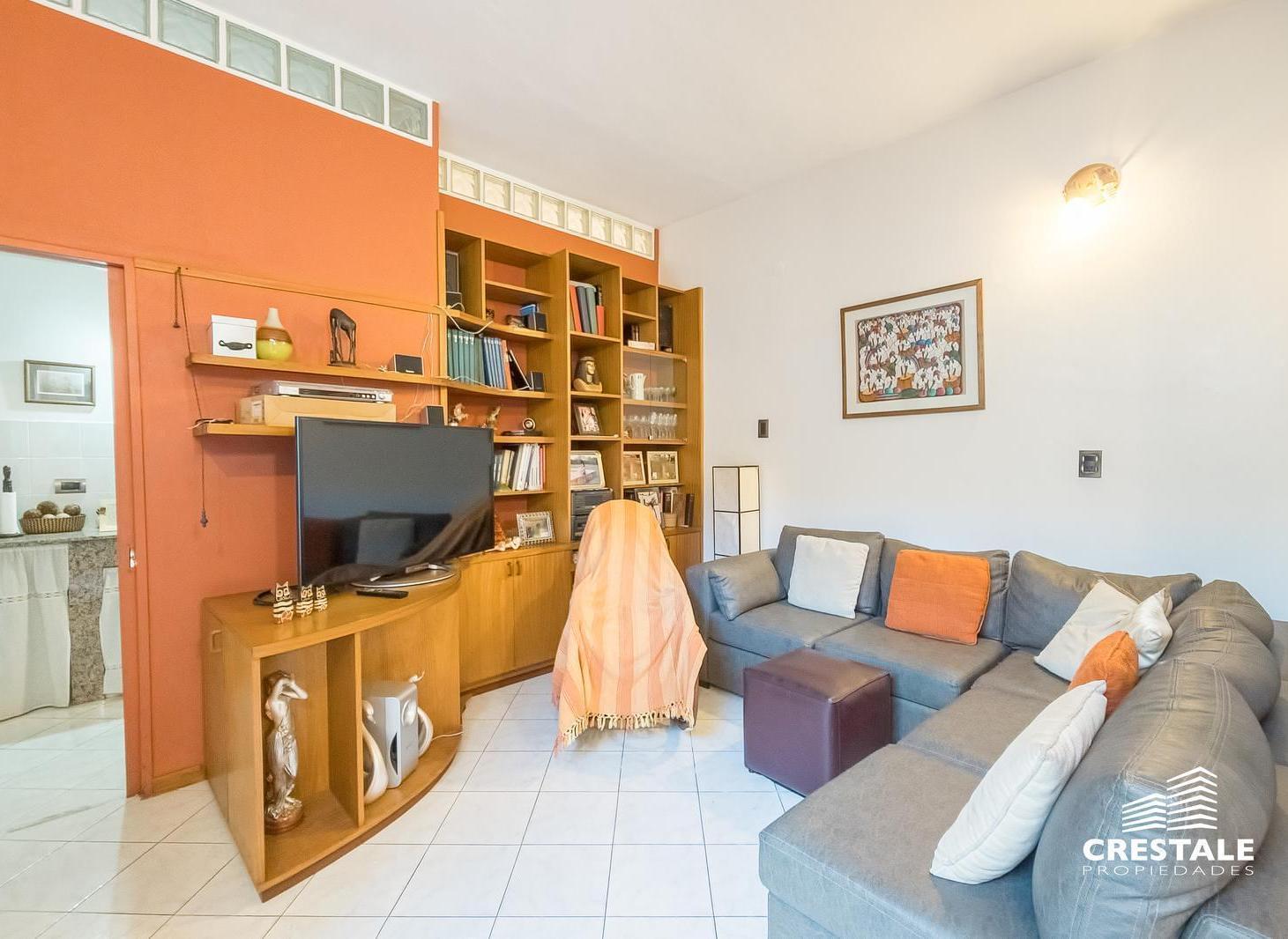 Foto de Venta - Casa 3 dormitorios con patio, terraza y quincho - Echesortu, imagen 2