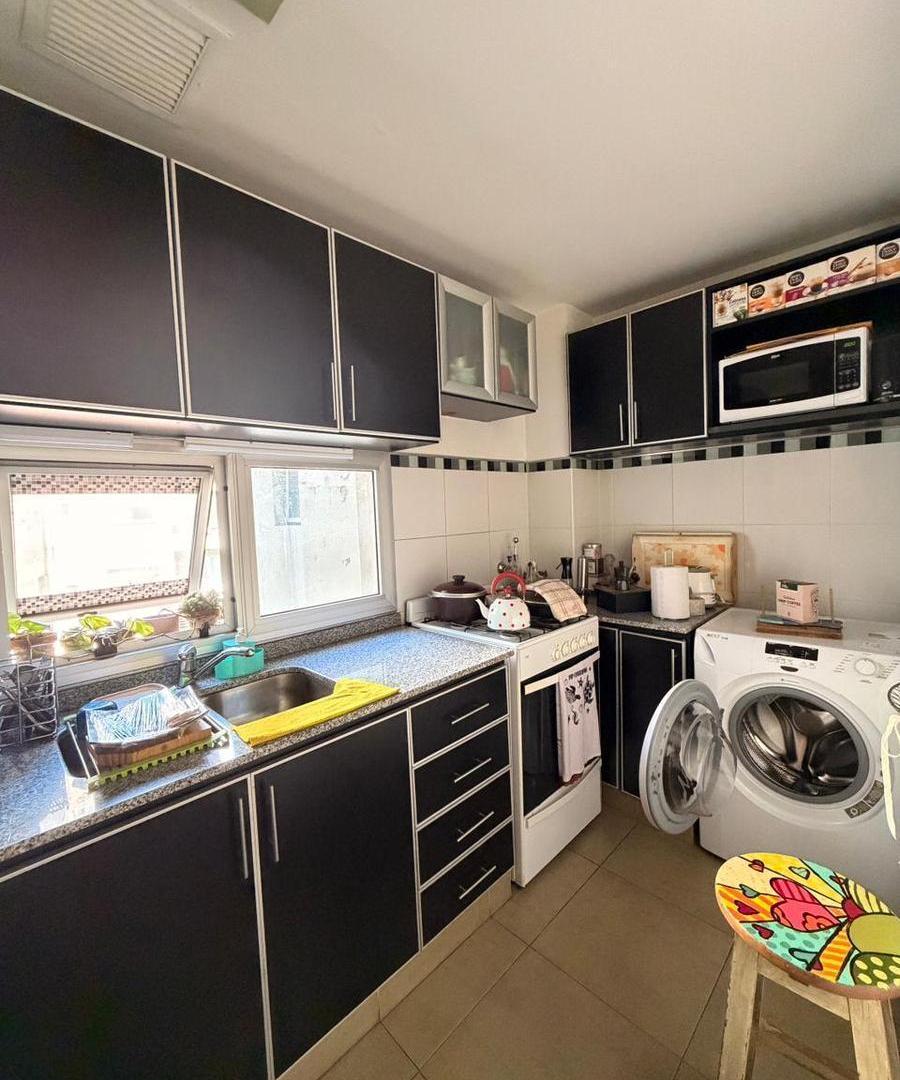 Foto de Venta - Departamento 2 dormitorios con balcón corrido y cochera, imagen 4