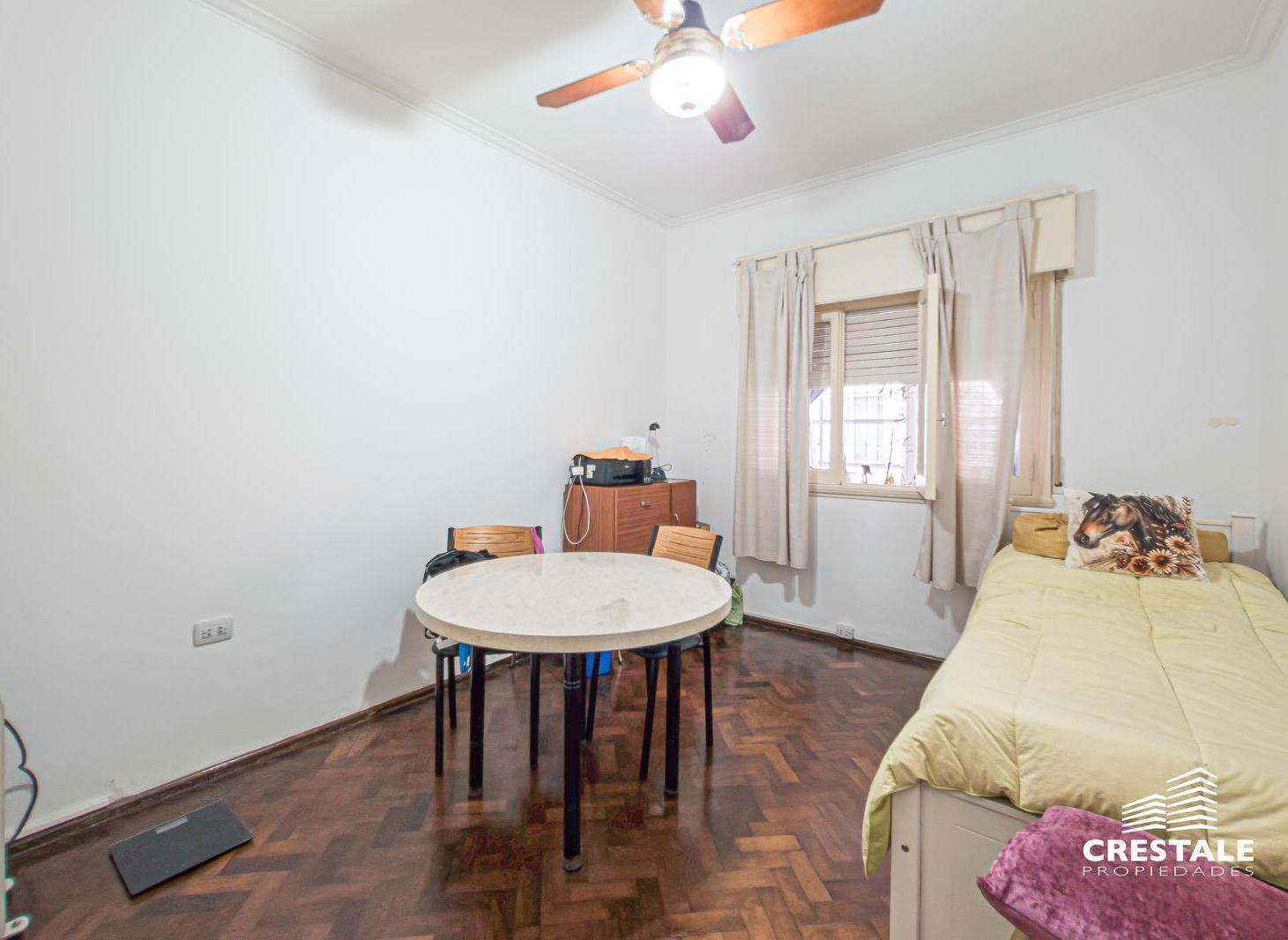 Foto de Venta / Permuta - Casa 3 dormitorios con patio y quincho - Echesortu, imagen 1
